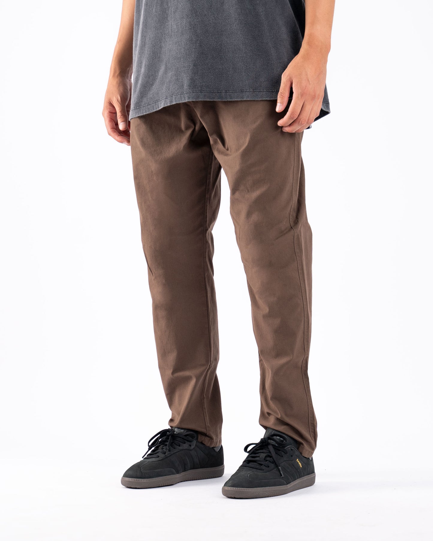 Chino Drill Pant Slim Marrón