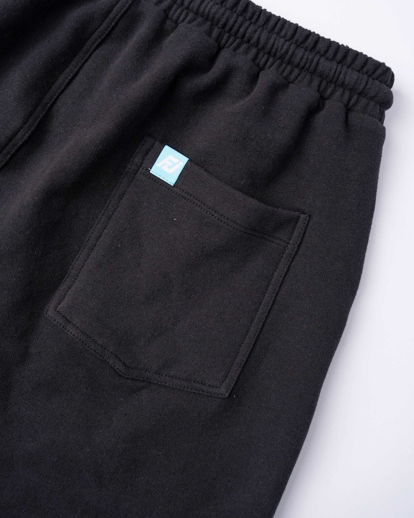 Nova Shorts Negro